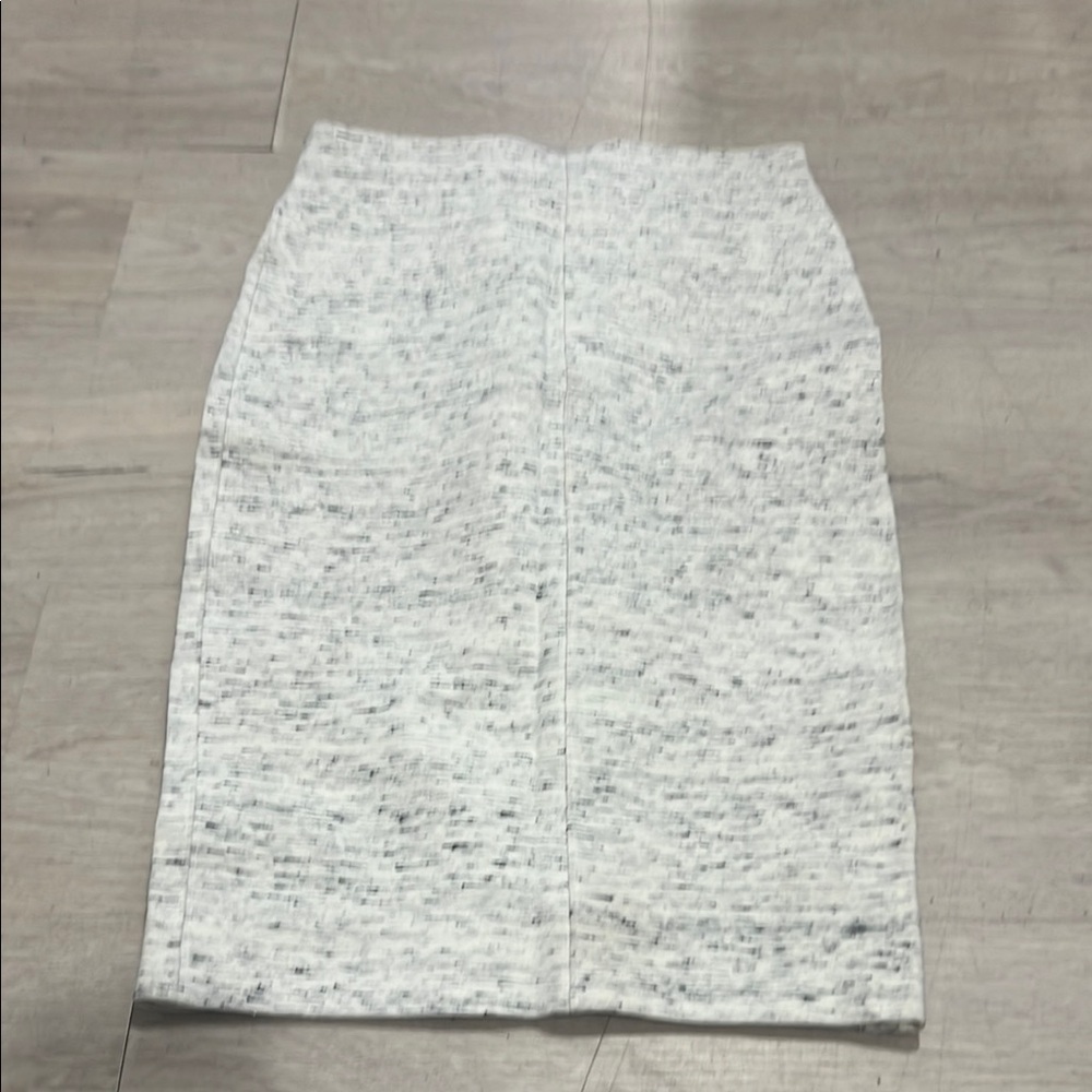 Wilfred Gray and White Knee-Length Pencil Skirt - Picture 2 of 5